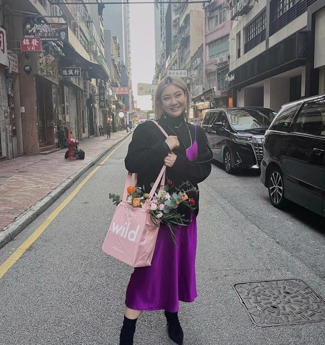 郑欣宜 郑欣宜减肥成功后新恋情曝光，男方为花店老板，两人通过养狗结缘
