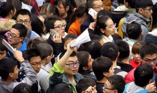 吴勇|为什么有那么多高学历的人穷一辈子?有些事情,或许跟学历没关系