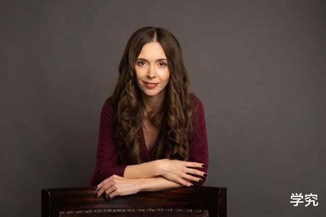 西装|职场中的个人着装应该注意什么？职场中的言谈举止，个人行为原则