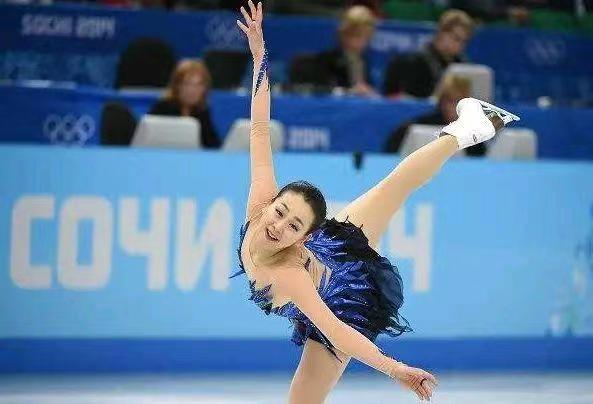花滑|因身体发育过猛，日本花滑女神“被迫”退役，却意外在娱乐圈走红