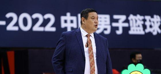 凯文·杜兰特|山东赢球为啥都哭丧着脸？曝教练班子将大换血，逍遥王重出江湖