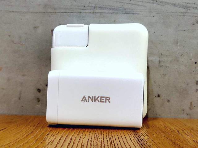 钉钉|比原装充电器单口强，Anker 65W三口超能充上手体验