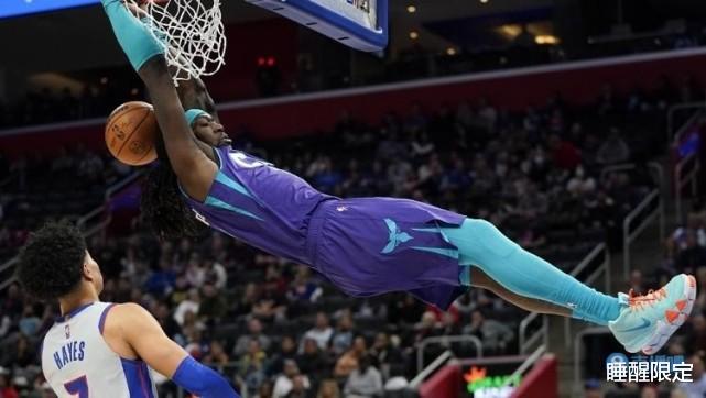 NBA一夜16大动态:湖人拒绝威少4换3交易 库里大学球衣正式退役