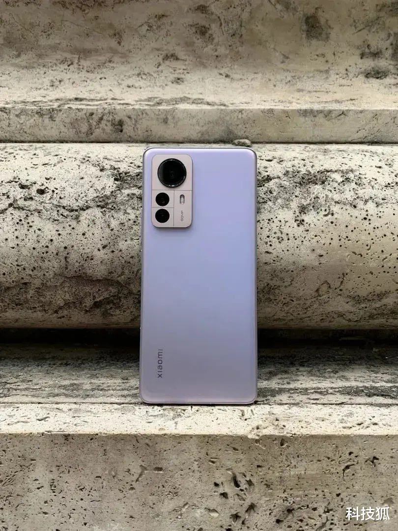 小米科技|先夸再骂，小米 12 为什么丢失性价比