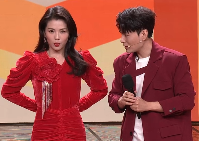 春晚|春晚十大神颜:赵丽颖红裙动人、马凡舒美貌出圈、张小斐的大衣又断货了