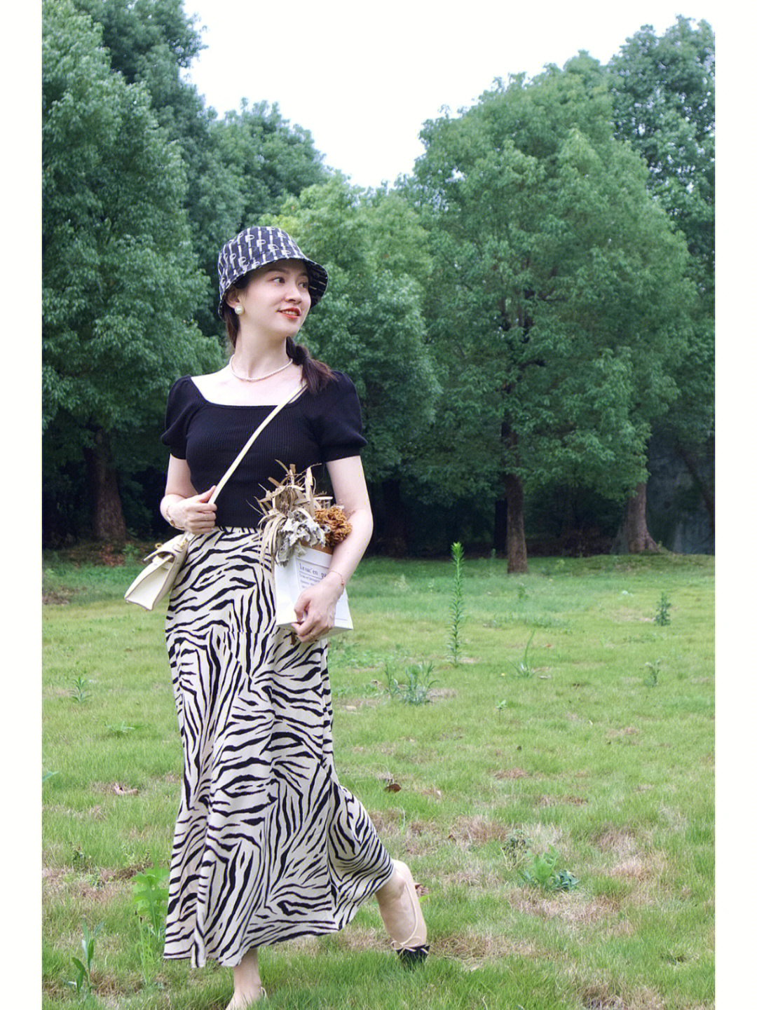 女人三四十岁怎么穿才减龄?分享几套搭配小技巧,让你高级又洋气