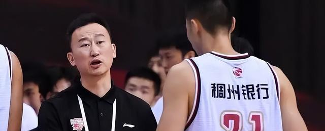 |告别！CBA“顶薪先生”拒绝续约，下赛季或追随恩师加盟青岛男篮
