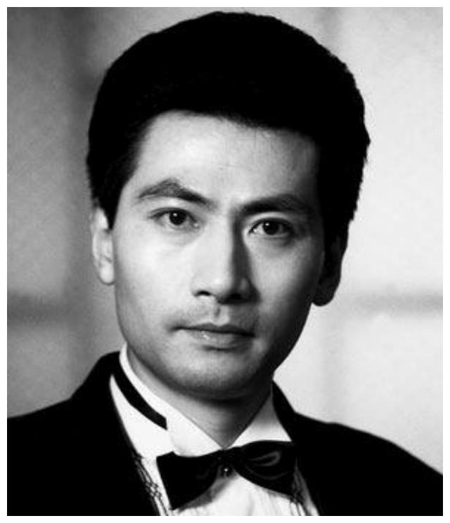 著名演员陆剑民：娶歌唱家胡月为妻，用孝心撮合离异的父母复婚