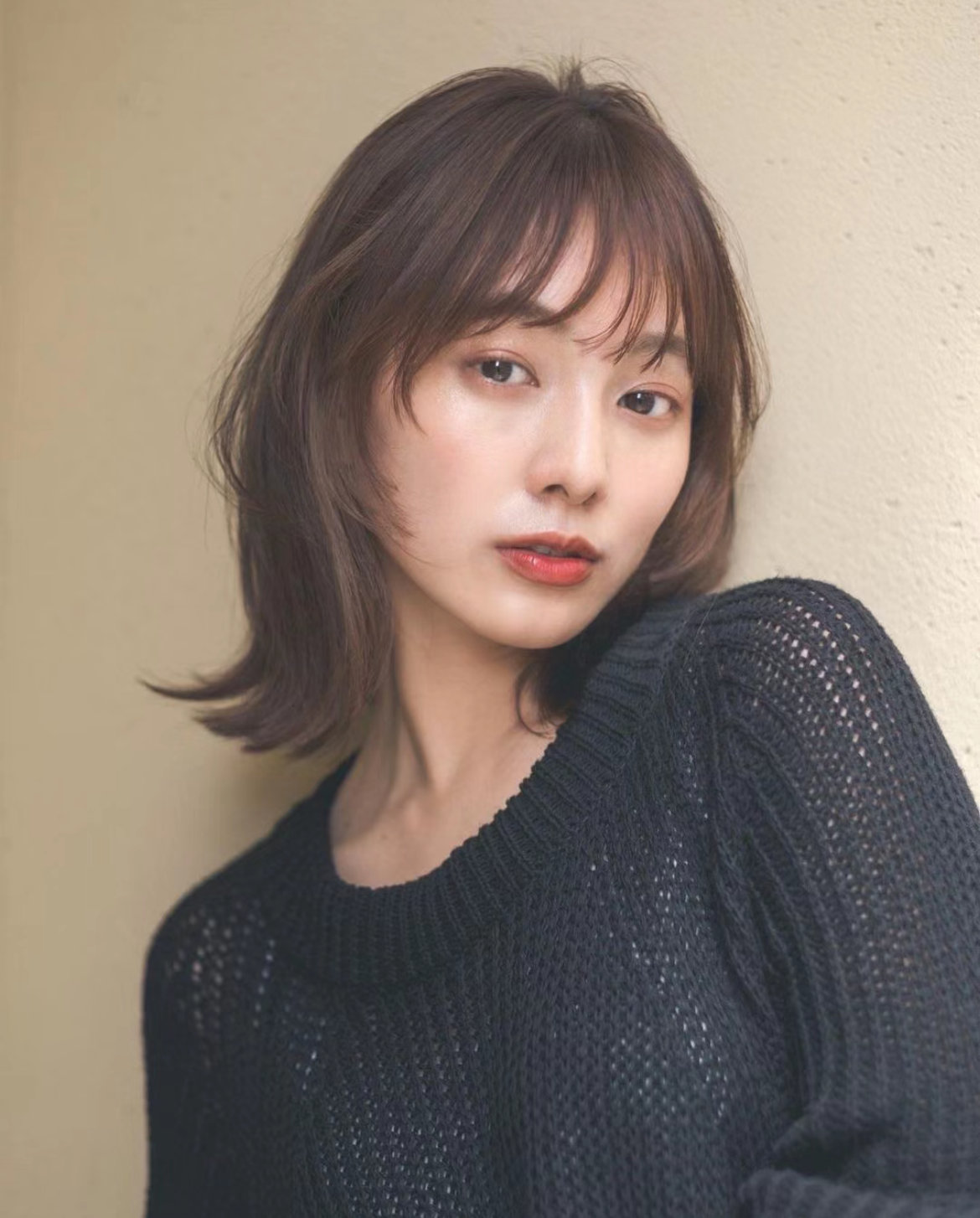 流行 年底别再染黄头发了,俗气!2023年流行这3种“时尚色”,真洋气