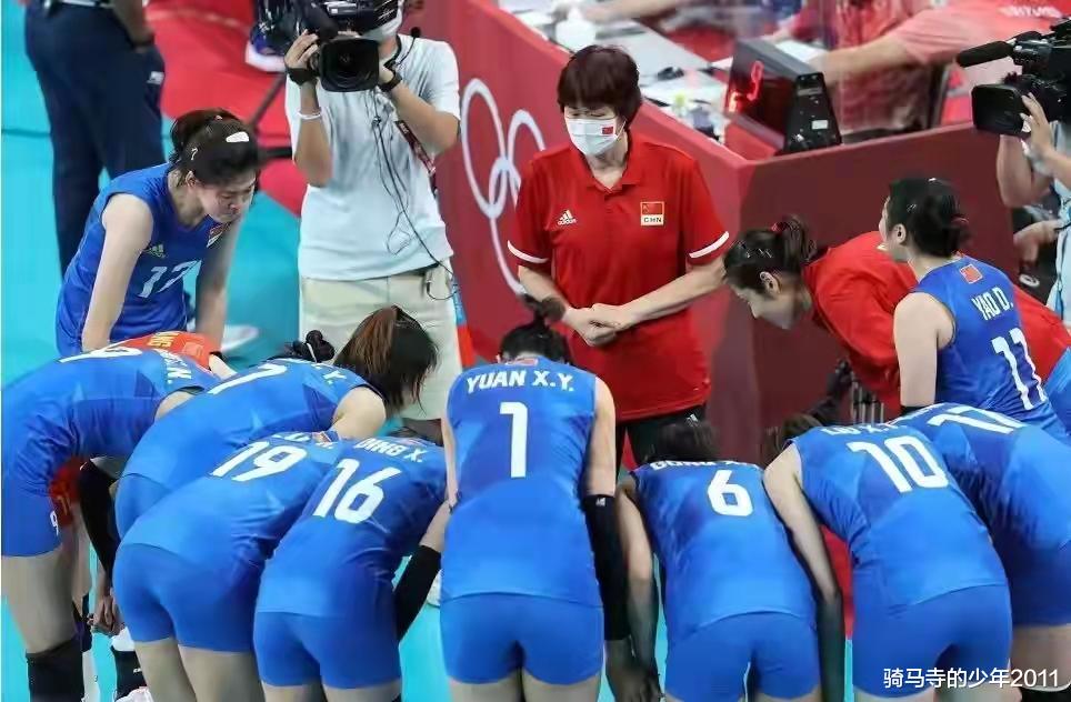 世锦赛|女排新帅上任两大任务,亚运输球恐被下课,世锦赛为最难啃硬骨头