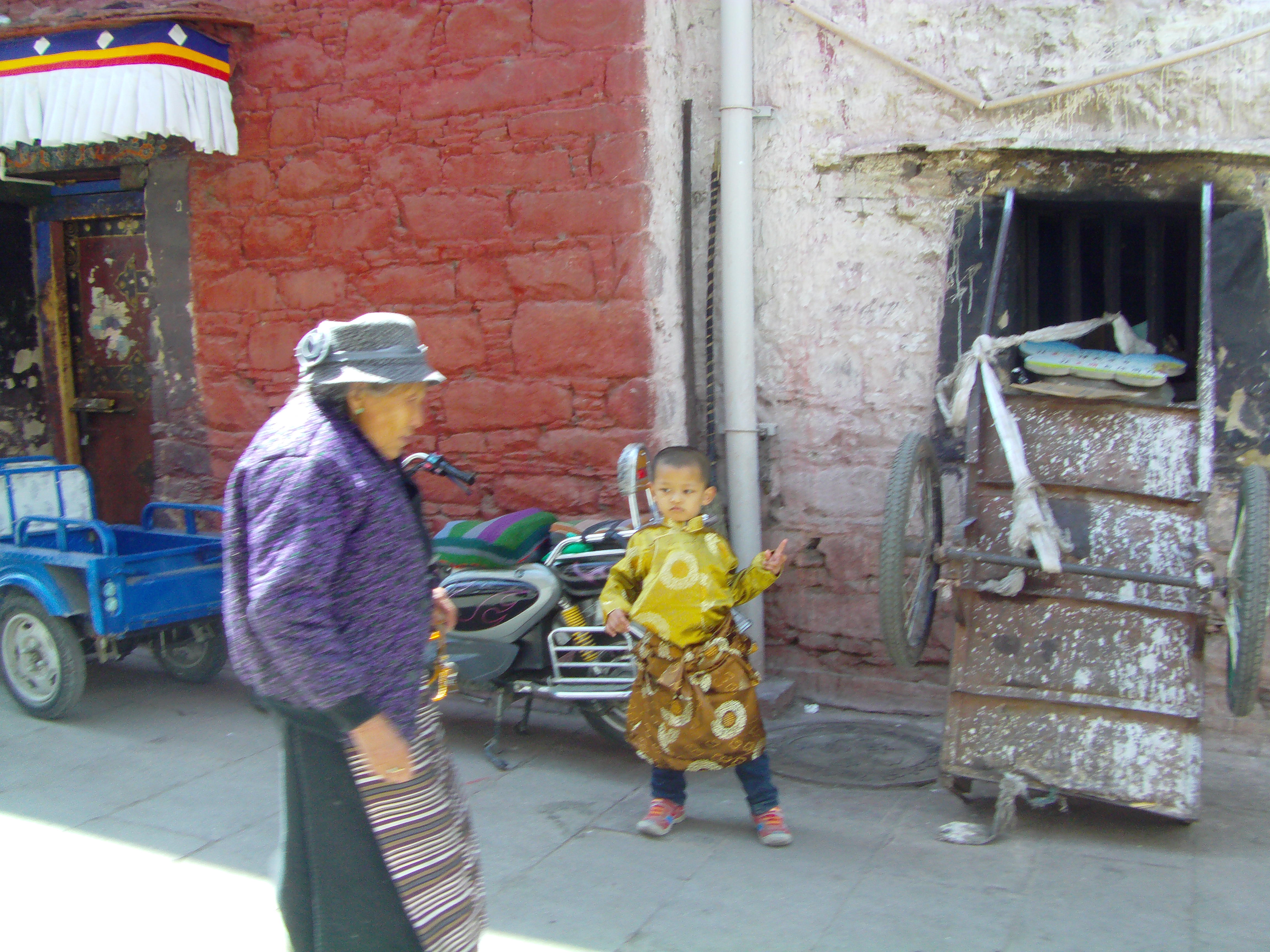 布达拉宫|走进西藏，游走在佛光同尘的拉萨城（三）八廓街篇