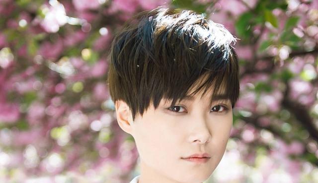 佟丽娅|这6位歌手,看上去火得一塌糊涂,实际上却拿不出像样的代表作