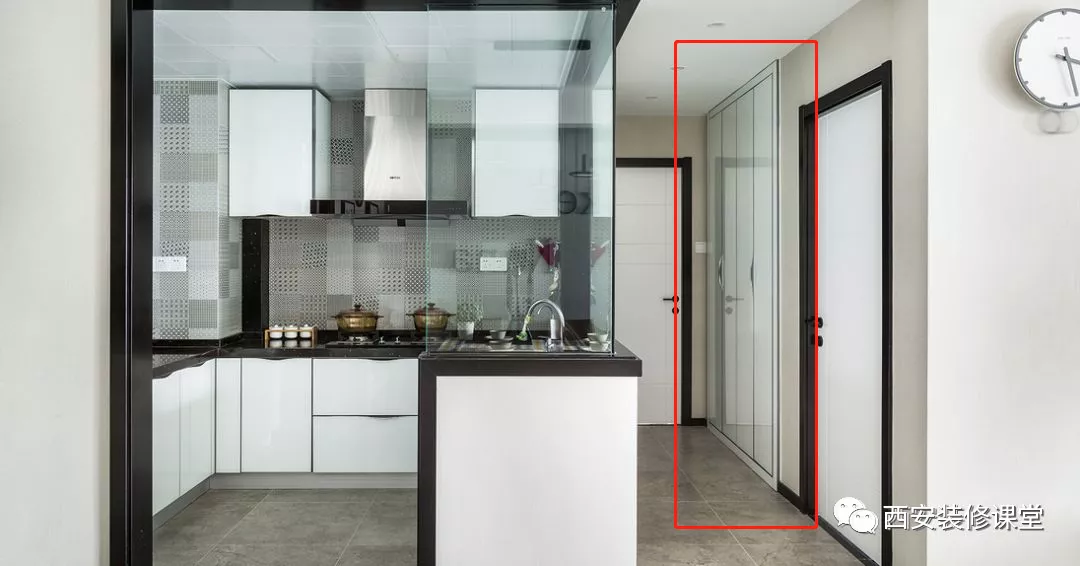 牺牲墙体镶嵌收纳柜，实用而且好看