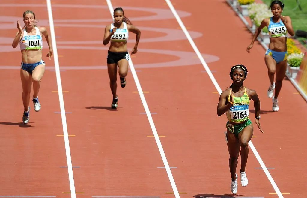 第一女飞人爆火！10.67秒再夺冠！生娃被劝退役，复出还是王者…