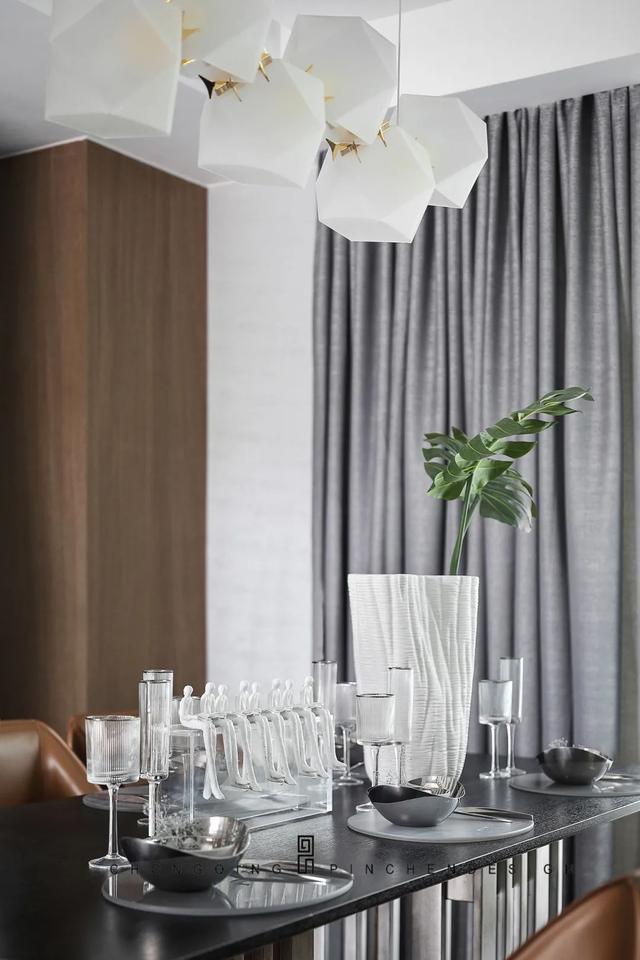 115㎡现代,简约舒适的空间,稳重端庄的家具,舒服又高级