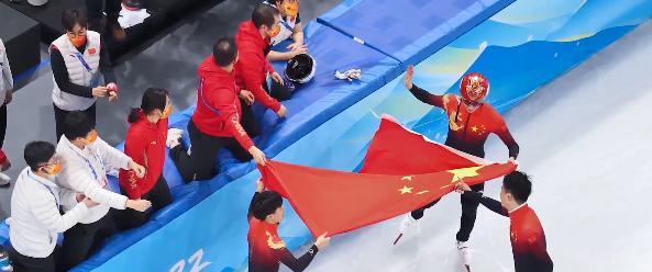 金牌|爆冷2次拿金牌，却被老师“踢出群聊”，这个奥运冠军太好笑了
