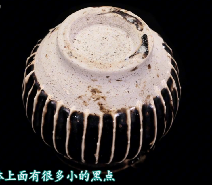 ?买旧家具在柜子里发现一个小罐,大哥素来鉴定,专家估价5万
