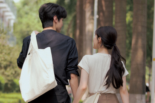 赵露思|《偷偷藏不住》还没播就成热播剧，赵露思却表示不会再接校园剧