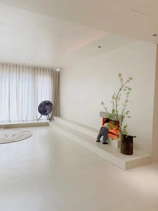 发现一对年轻夫妻的家，高级又有艺术感，还要方便孩子玩耍