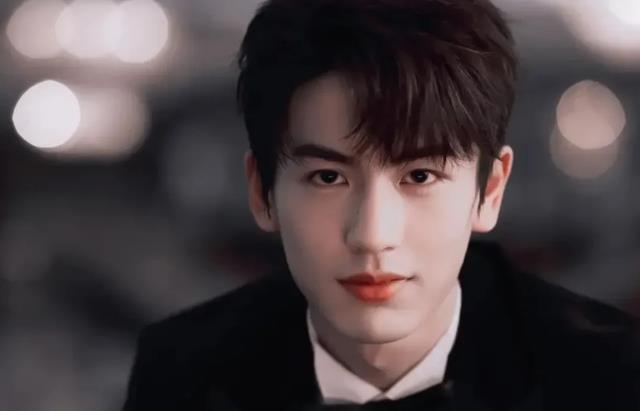 张凌赫|张凌赫恋情曝光后短短几小时脱粉一万!再看白鹿微博涨粉量1万三