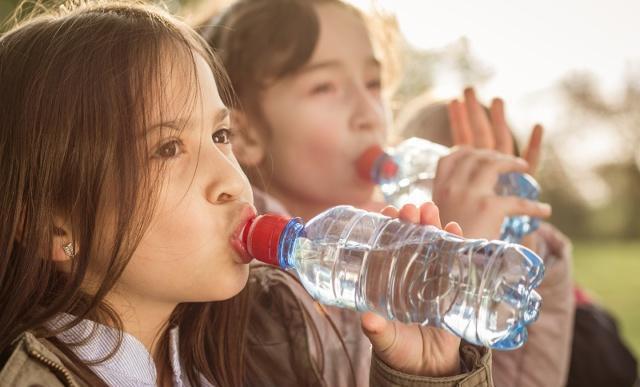 肝脏|肝脏不好，手上会发出3个信号，若没有，你的肝脏还算健康！