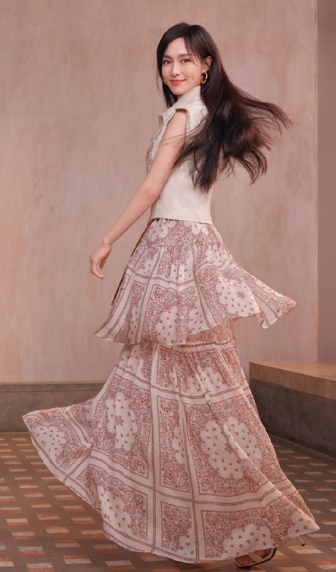 唐嫣|不管造型怎么变，唐嫣的甜美却不变，太喜欢她了。