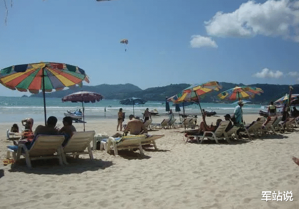 普吉岛|普吉岛彻底没了中国游客，当地依旧垃圾遍布，当地人：你们快回来