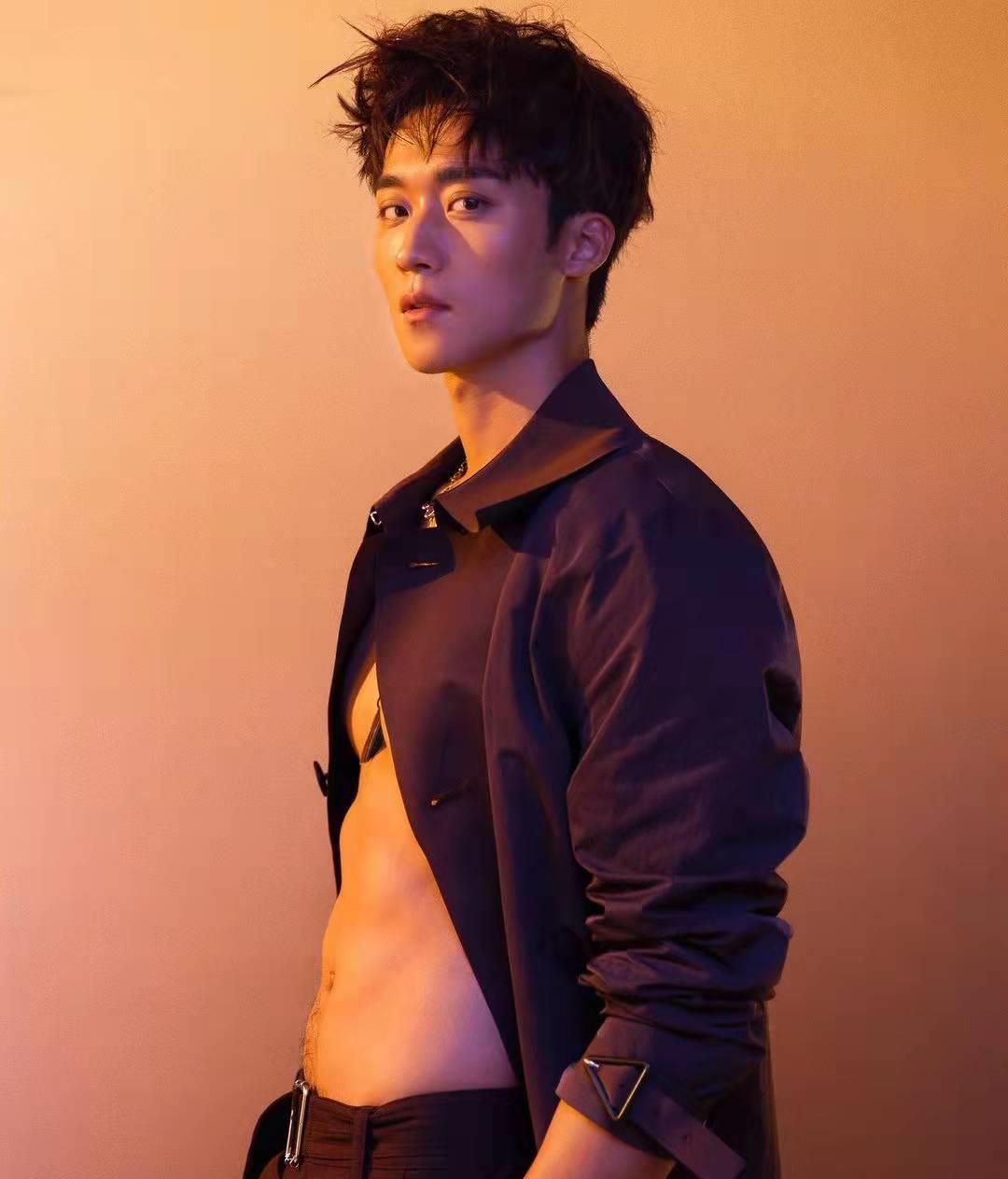 男友力|够拼！鲜肉演员不仅颜值高，更练就了质感的肌肉，男友力爆棚