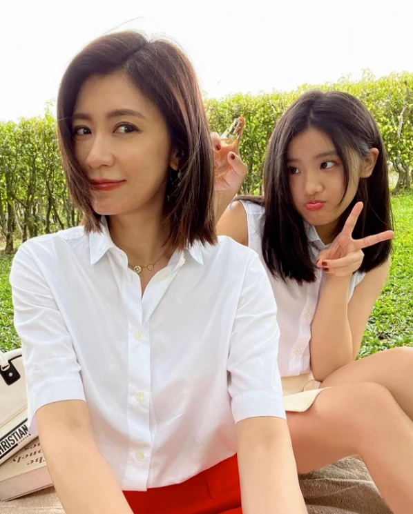 梧桐妹|梧桐妹穿辣妹装,继父修杰楷善意提醒不好看,却遭回怼“要你管”