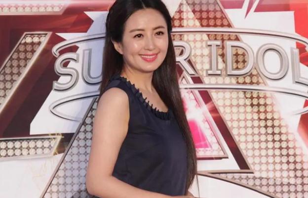 杨童舒|原央视主播杨童舒：老公的身份引发争论，李思思也遭此毒手