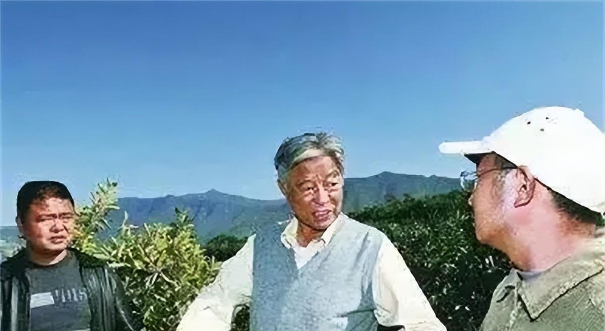 51岁的褚时健出任卷烟厂厂长,遭到团团伙伙的排挤,反击方式绝了