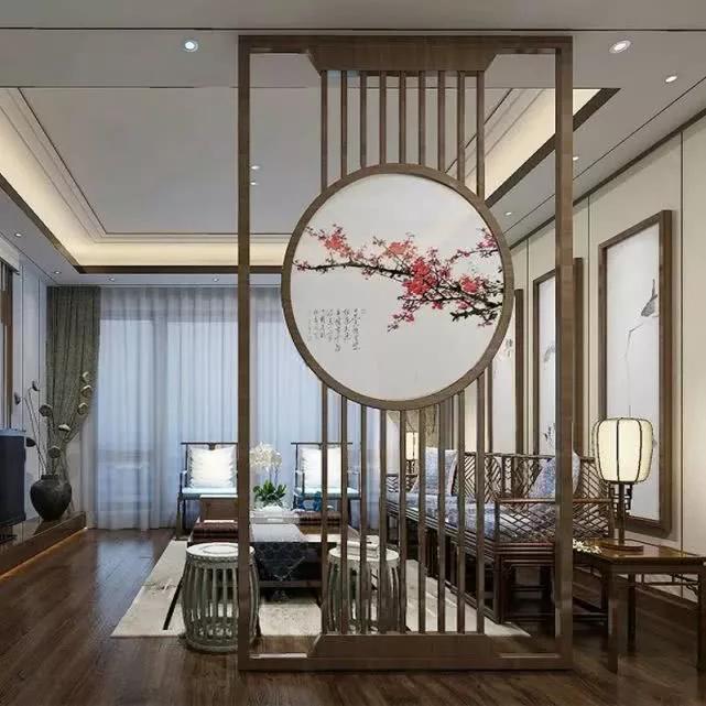 推门就是客厅,还怎么设计玄关?学学聪明人这样装,太明智了!