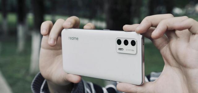 realme|12G+256G低至1519元,天玑1200旗舰大方离场,性价比到位了