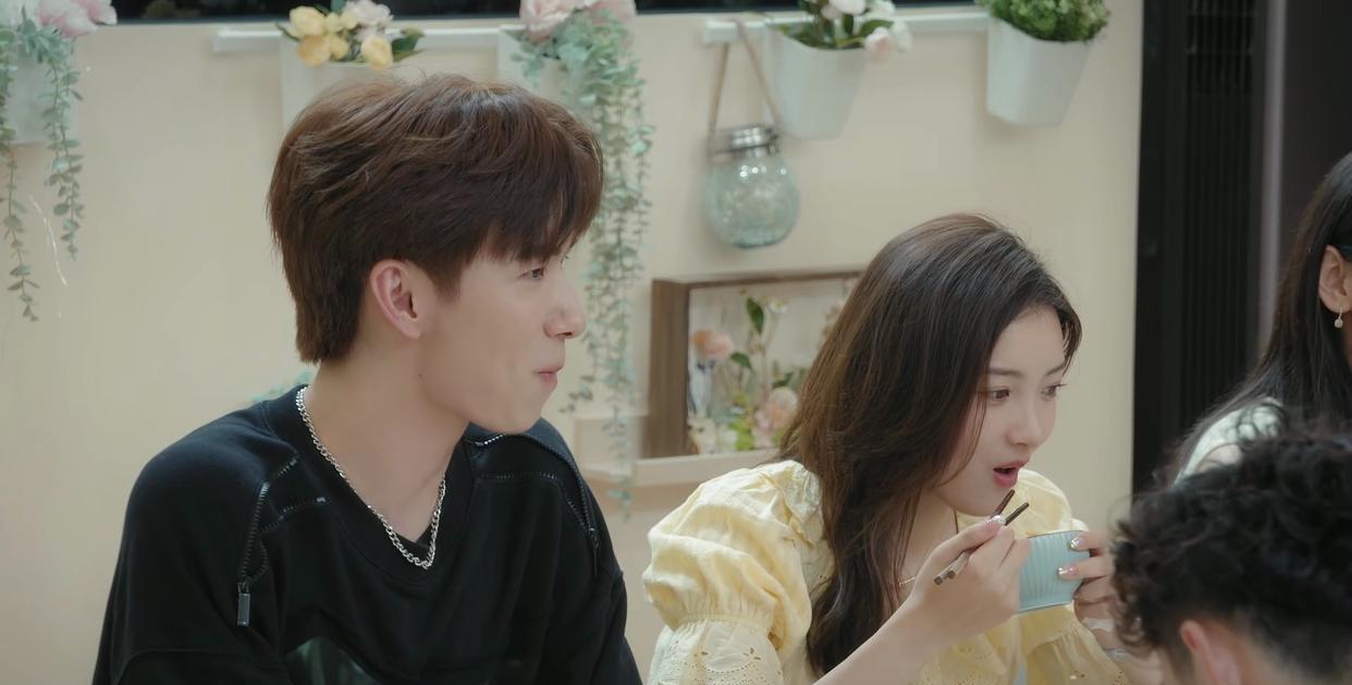 心动的信号5|《心动的信号5》老六暴露海王属性:金佳悦回礼是礼貌,不是有好感