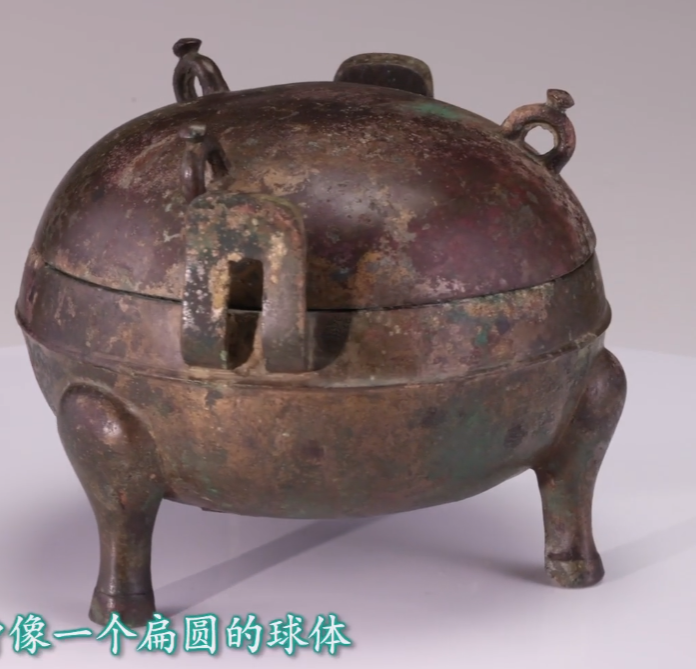 |一对手镯换了一个青铜鼎，自估12万，专家鉴定是汉代真品