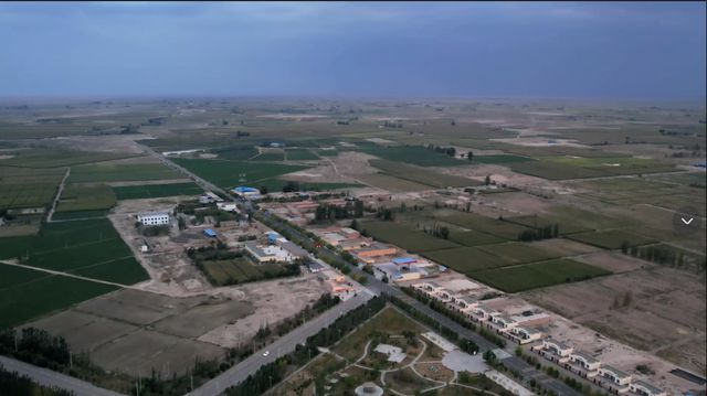 邮轮|甘肃即将消失的沙漠小镇,资源匮乏环境恶劣,居然还有庄稼地