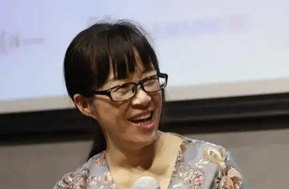 余秀华|杨槠策称余秀华拿残疾当通行证,直言她德不配位,给文学圈子丢人