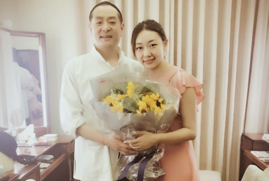 濮存昕|濮存昕女儿濮方：倒贴50万下嫁到东北农村，结婚10年被丈夫宠成宝