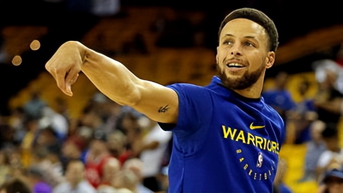 耐克|耐克主宰了联盟的走向？有6大非Nike球员获得MVP，你认识几个？