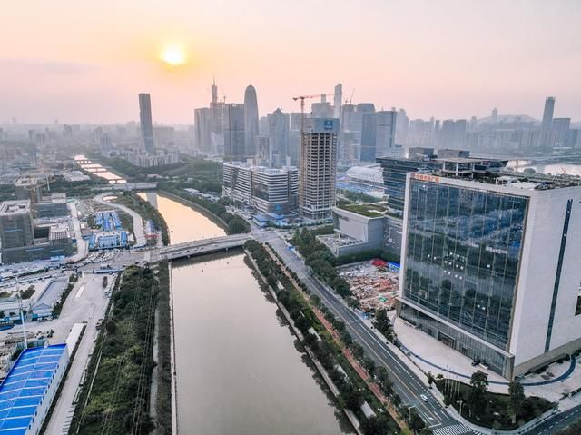 坐不住了!广州地标建筑之一,却被人说像棺材板