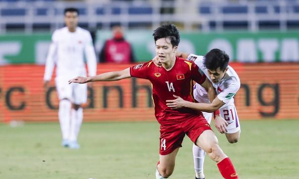 央视|90分钟1：1女足平世界冠军，球迷揪4人：足协+贾秀全+武磊+央视