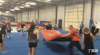 龙鱼|“钓鱼被咬了,不过钓到了一条招财龙鱼,不亏...”