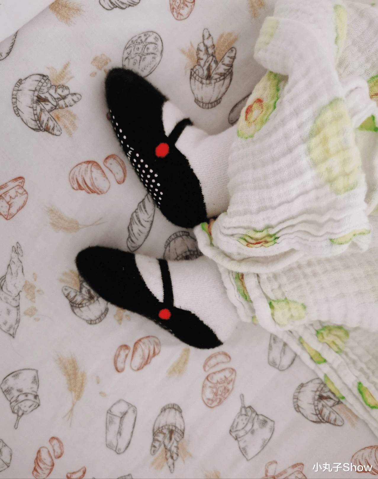 张国荣|基因强大!张梓琳晒二胎女儿正面照,肌肤白皙像妈妈,睡觉超可爱