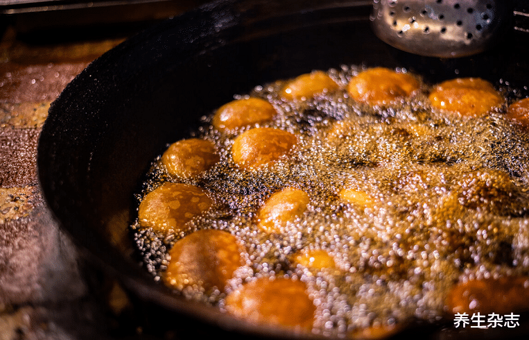 医生|35岁女子长期颈痛、嗜睡,查出甲状腺癌,医生惋惜:这汤怎能天天喝