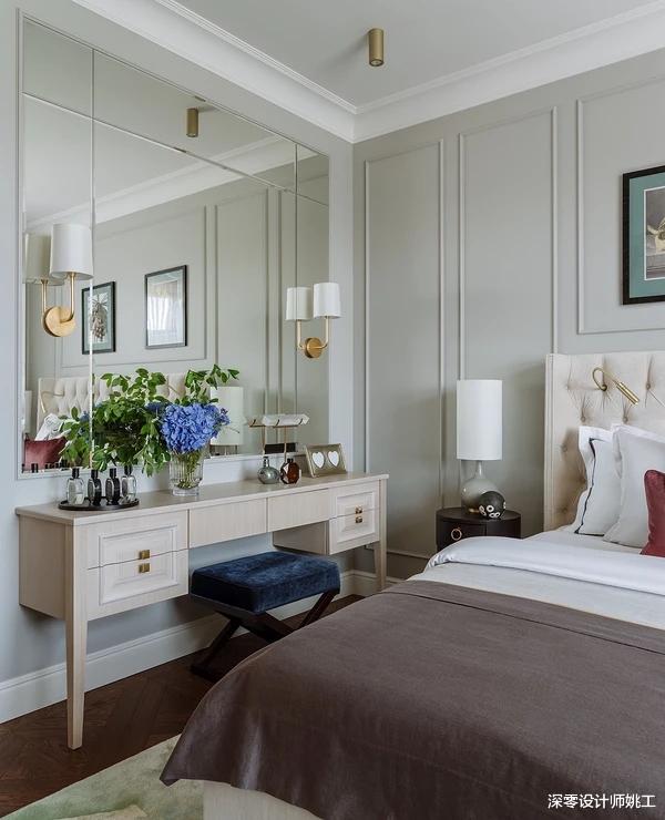 128㎡时尚多彩三居室,客餐厨一体化,卫生间二分离,氛围温暖