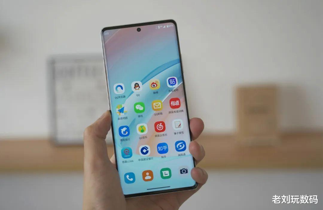 18GB内存+512GB存储+5000万像素摄像头,又一款中端机要来了
