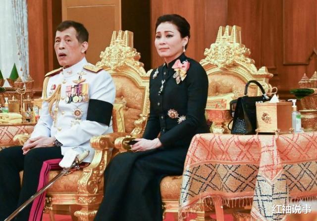 苏提达 44岁苏提达妆容翻车，腮红太重似“猴屁股”，浓妆艳抹又土又村