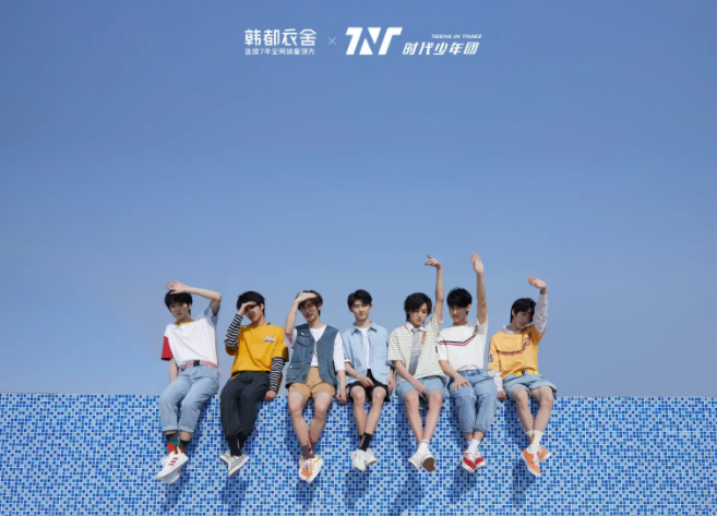 贺峻霖|贺峻霖更难懂,这个小孩,仿佛把自己包裹在一个透明的壳里