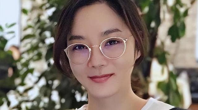 蔡琳|蔡琳带娃外出游玩，感慨一天换3身衣服，离异带娃不容易！