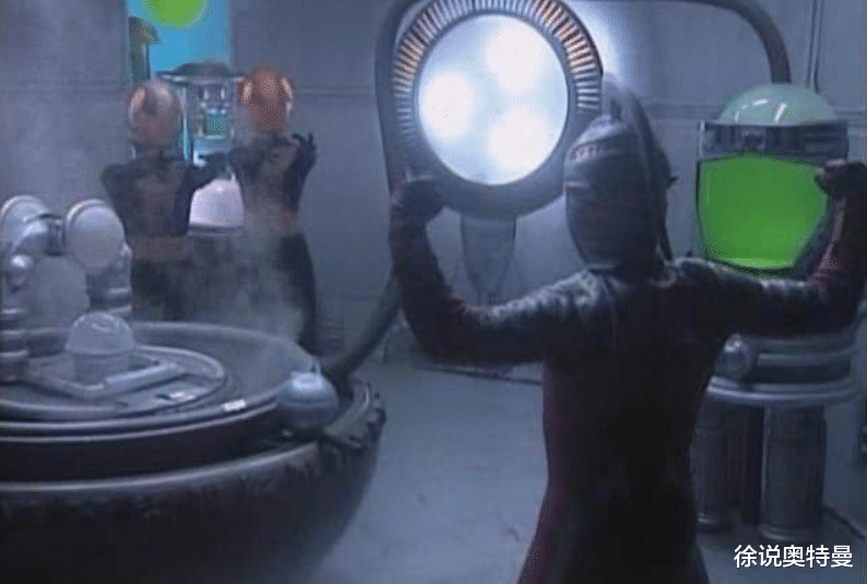 acgn漫评|奥特曼变小了,还是奥特曼吗?为什么奥特曼要保持巨大的形态?